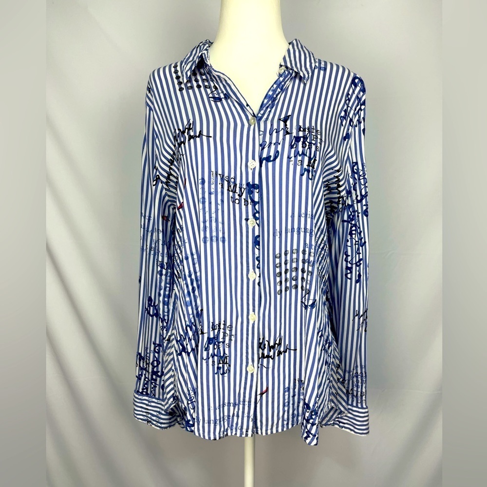 Chico’s High low button up blue white striped script writing top women’s size M